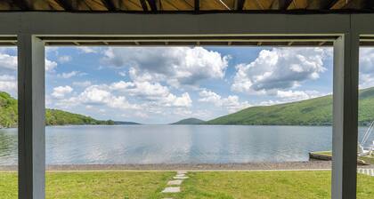 The Chosen Spot: Secluded, Views, Wineries, Hot tub, Skiing, Pet friendly!