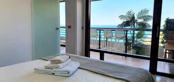 2 bedrooms, in-room safe, iron/ironing board, free WiFi - Santa clara torre 4 (Torremolinos)