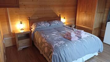 1 bedroom, free WiFi, bed sheets