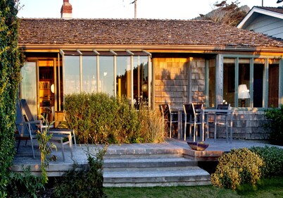 Arch Cape Escape by AvantStay | Sensational Clift Top Home w/Pacific Ocean Views