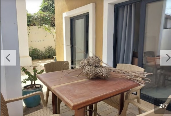 Outdoor dining