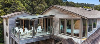 The Castle Rock Estate by AvantStay | Steps From Arch Cape Beach