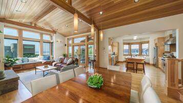 TV connectée, cheminée, espaces bureaux