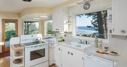 Ocean Views, Outdoor Living, 5min Walk to Beach | The Purcell House by AvantStay