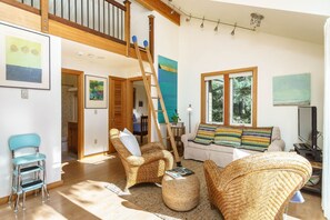 Smart TV, fireplace, offices, computer monitors