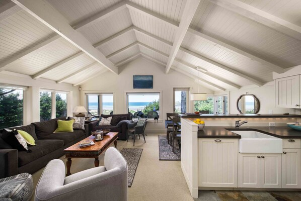 TV connectée, cheminée, espaces bureaux