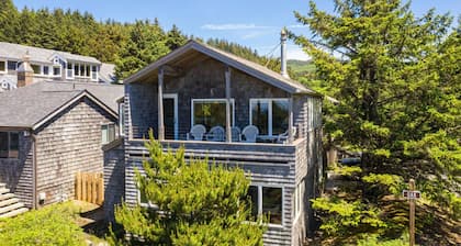 Chapman Cove by AvantStay | Gorgeous Beach Bungalow w/ Sauna