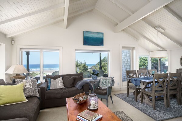 Smart TV, fireplace, offices