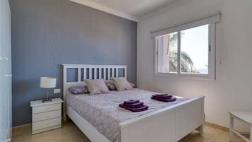 2 bedrooms, iron/ironing board, free WiFi, bed sheets