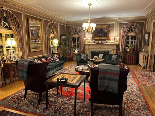 Pendleton House Historic Inn and B&B