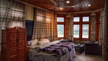 Standard Double Room | Free WiFi