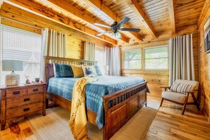 3 habitaciones, tabla de planchar con plancha y cuna de viaje 