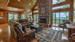 TV, fireplace, DVD player, foosball - Rudy's Retreat - Mountain View | Pet Friendly | Pool Table | Air Hockey (Ellijay)