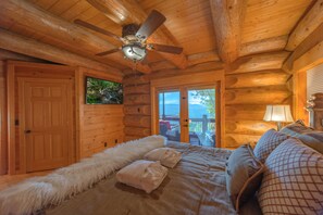 5 bedrooms, iron/ironing board, internet, bed sheets - Saddle Lodge - Blue Ridge, GA (Blue Ridge)