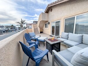 Terrace/patio - Multi Family Home 2 min walk to beach, Sleeps 13 (Oceano)