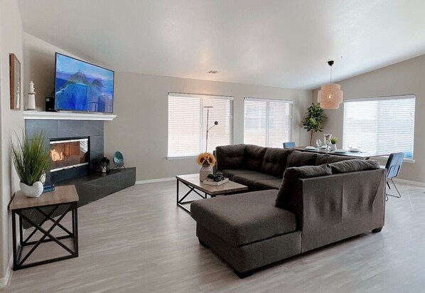 TV, fireplace, ping pong