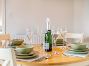 Dining - Dairy Cottage-UKC5158 (Alderbury, near Salisbury)