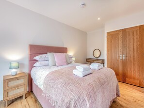 1 bedroom, free WiFi, bed sheets