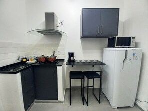 Premium Apartment (106) | Private kitchen | Cookware/dishes/utensils - Copacabana by the Beach (Rio de Janeiro)
