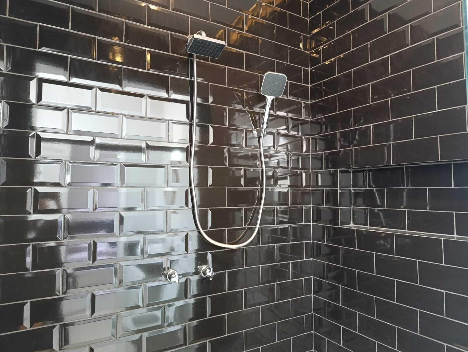 Premium Apartment (1206) | Bathroom | Shower, towels, soap, shampoo