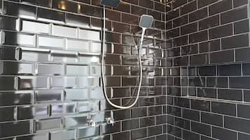 Premium Apartment (1206) | Bathroom | Shower, towels, soap, shampoo