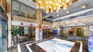 Lobby-lounge