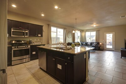 Spacious & New I KINGS & BBQ