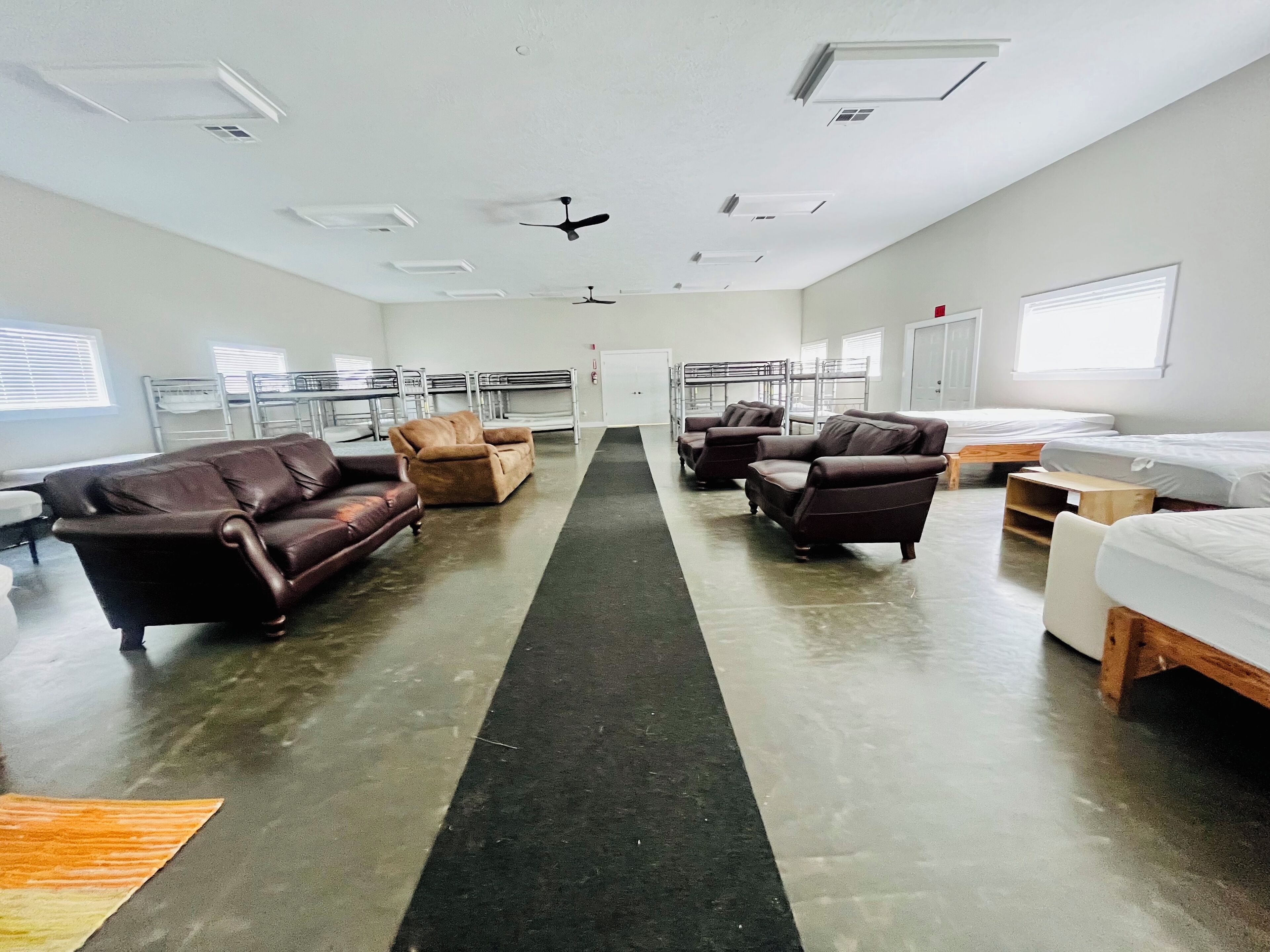 Gorgeous Retreat And Event Hall With Private 8 Acre Stocked Fishing Lake - Texas