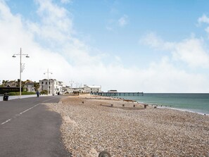 Fishing - 2 bedroom accommodation in Bognor Regis (Bognor Regis)