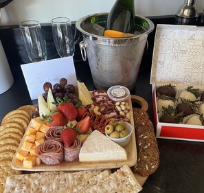 Food and drink - The Hideaway on Tacketts Shipping Container (Hurricane)
