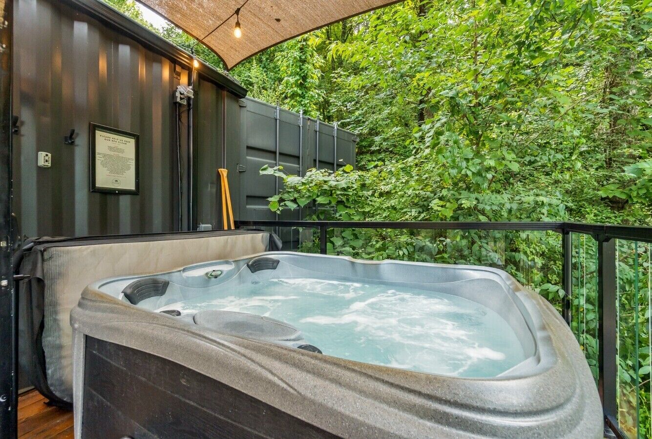 Bañera de hidromasaje al aire libre
