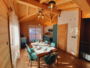 Dining - Chalet Delphinette, Morzine, Ski, Private Jacuzzi (Morzine)