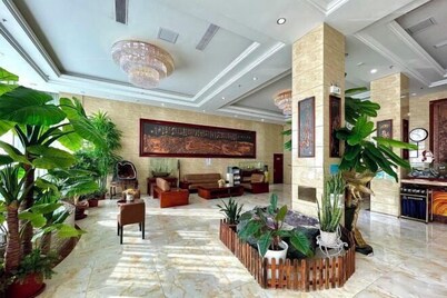 Jinda Business Hotel