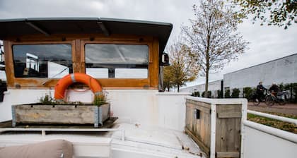 Houseboat with Sauna and terrace