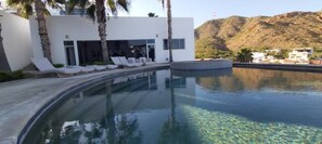 Pool - Amazing four bedroom with ocean views. (Cabo San Lucas)