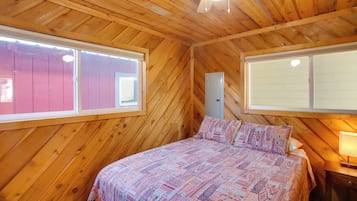 2 chambres, bureau, accès à Internet, literie fournie