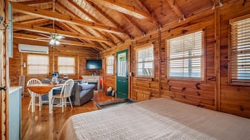 1 chambre, fer et planche à repasser, accès au Wi-Fi (inclus)