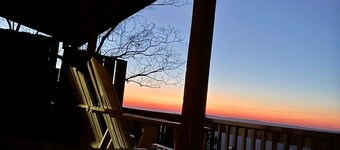 The Escape-newly remodeled w/amazing views