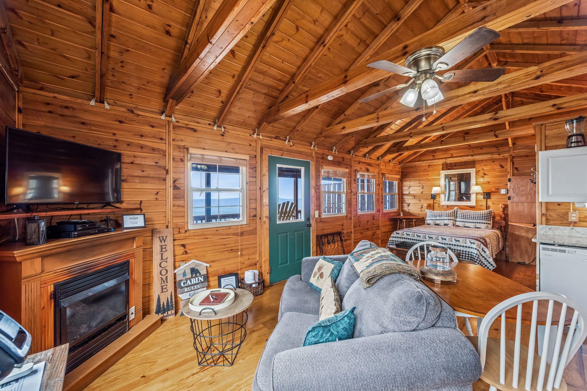 Smart-tv en een open haard