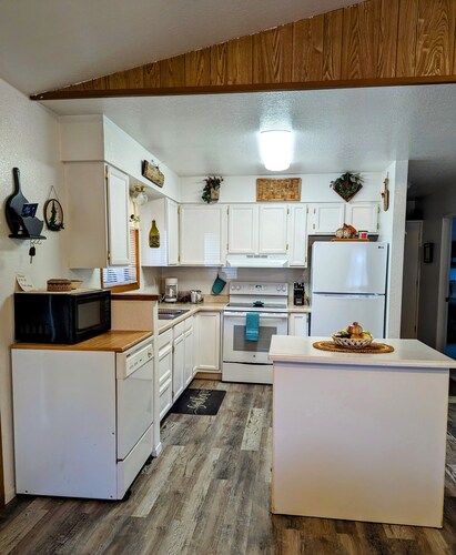 Warm & Relaxing Home, Pet Friendly and Full Fenced Yard.  