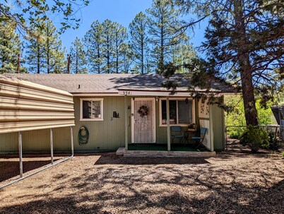 Warm & Relaxing Home, Pet Friendly and Full Fenced Yard.