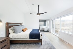 5 chambres, bureau, fer et planche à repasser, accès au Wi-Fi (inclus)