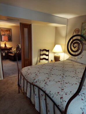 1 bedroom, desk, iron/ironing board, free WiFi