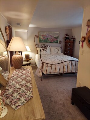 1 bedroom, desk, iron/ironing board, free WiFi