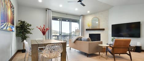 Smart-tv, pejs, bordfodbold