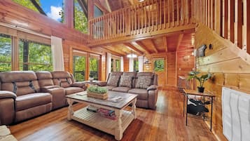 Smart TV, fireplace, streaming services