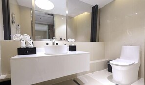 Bathroom - Yeste International Hotel （Chengdu Shuangliu Airport Wanda Plaza Branch)） (Chengdu)