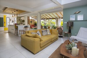 TV - VILLA RIVA with Pool, perfect for groups (Le Gosier)