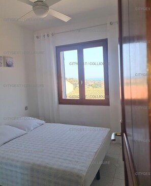 3 bedrooms, desk, iron/ironing board - 6CHK4 -Villa on the heights with sea view (COLLIOURE)