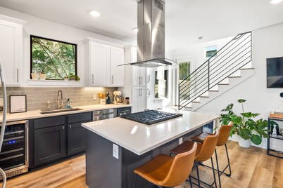 Modern sanctuary with pool, firepit & BBQ! Perfect for remote work & families!